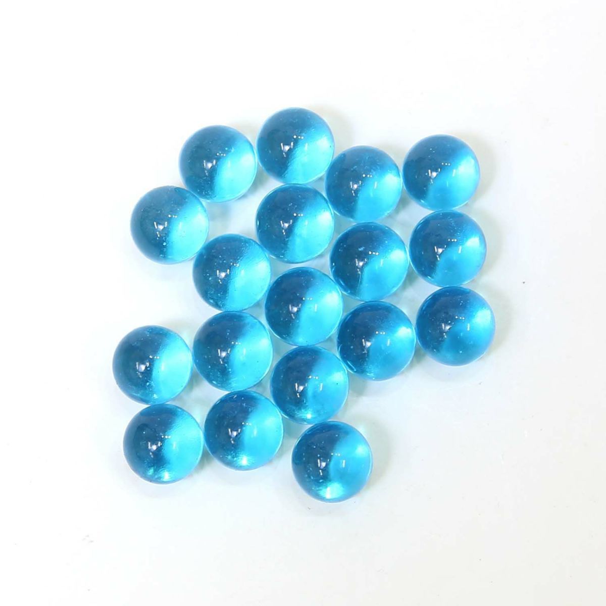 ライトブルー色のビー玉 